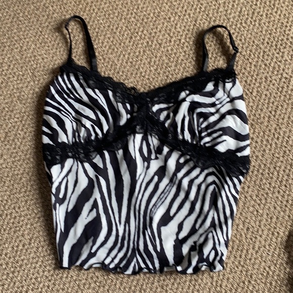 Princess polly zebra cropped tank top. US 6 - Picture 2 of 2